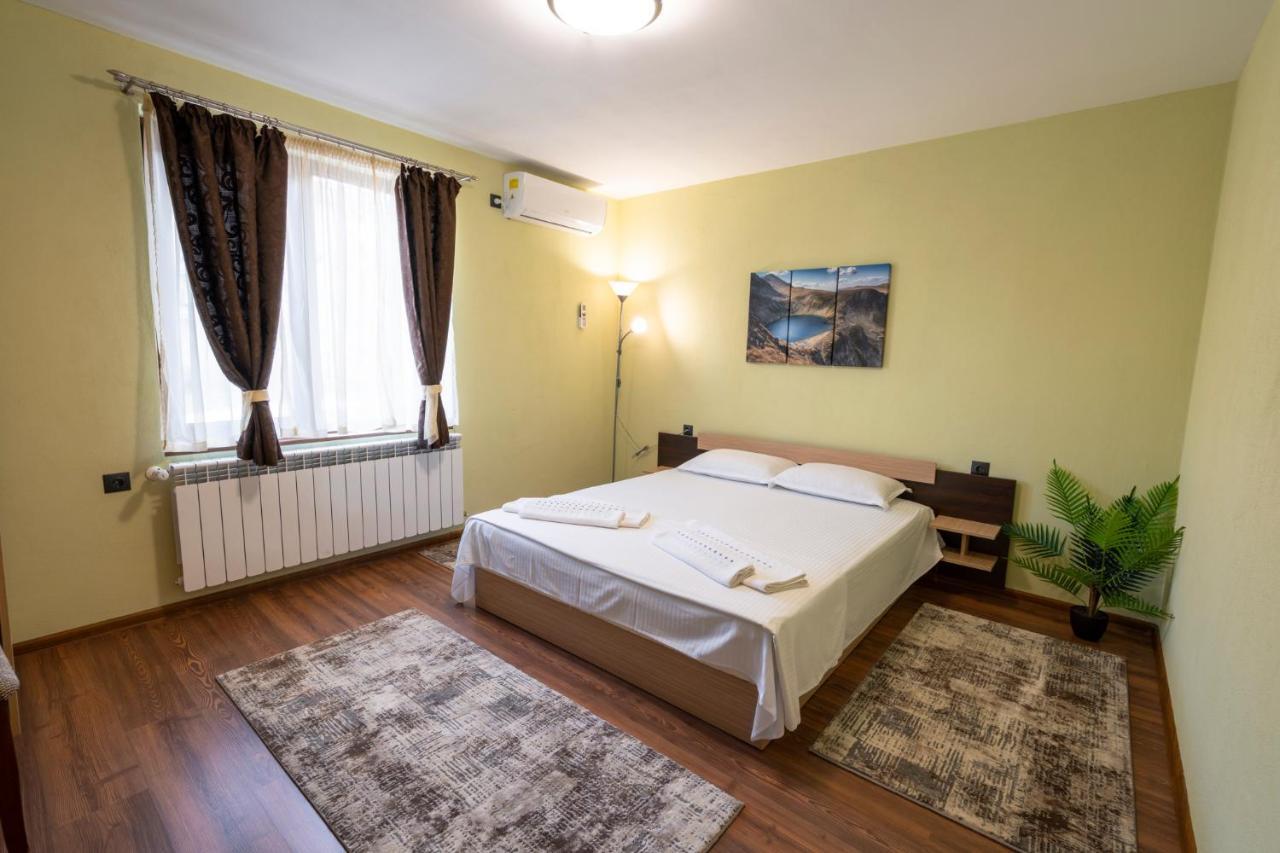 Family Hotel Preslav Kültér fotó