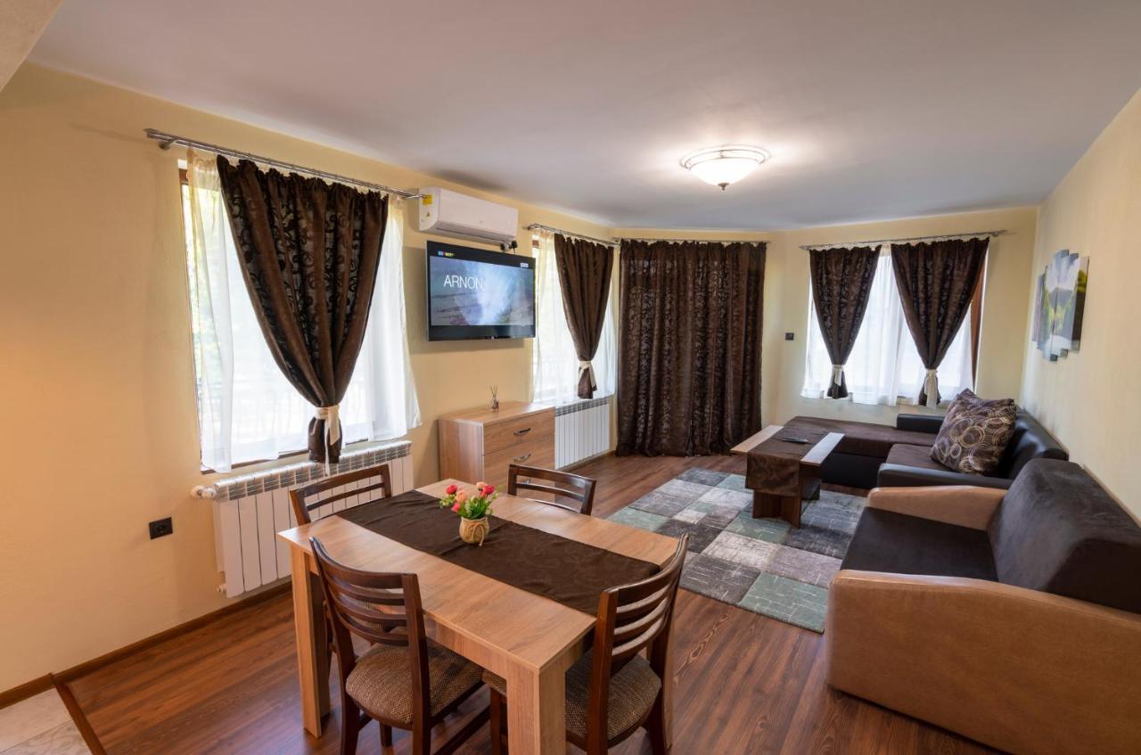 Family Hotel Preslav Kültér fotó